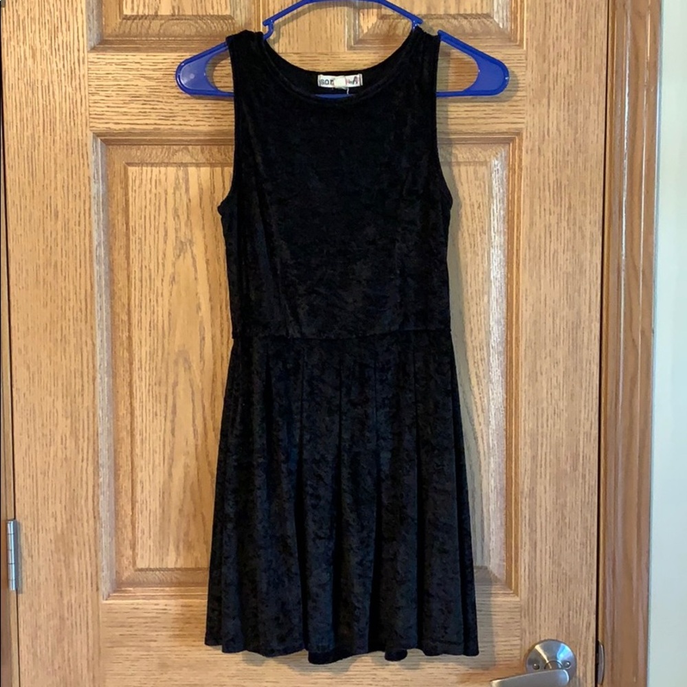•MUST BUNDLE• veltvet skater dress - Picture 2 of 8